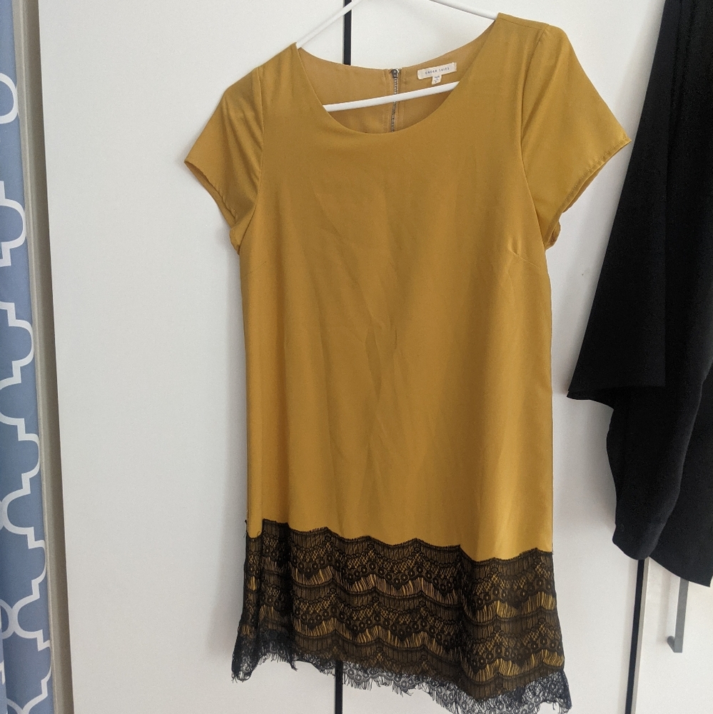 Under Skies Mustard Yellow Shift Dress Black Fringe Hem Women’s Size Small